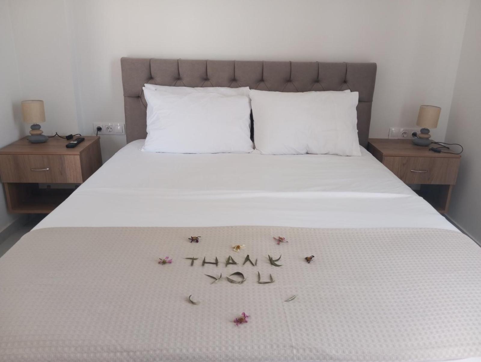 Three Charites Resort يالوفا المظهر الخارجي الصورة